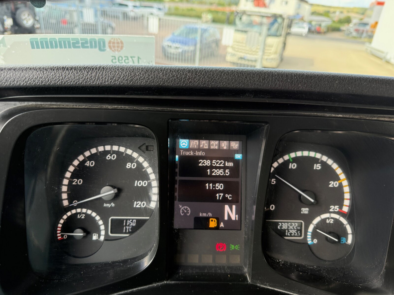 Mercedes-Benz Arocs 3240 8x4 Arocs 3240 8x4, 9 cbm Liebherr HTM 904 F - Μπετονιέρα φορτηγό: φωτογραφία 4 Mercedes-Benz Arocs 3240 8x4 Arocs 3240 8x4, 9 cbm Liebherr HTM 904 F - Μπετονιέρα φορτηγό: φωτογραφία 4