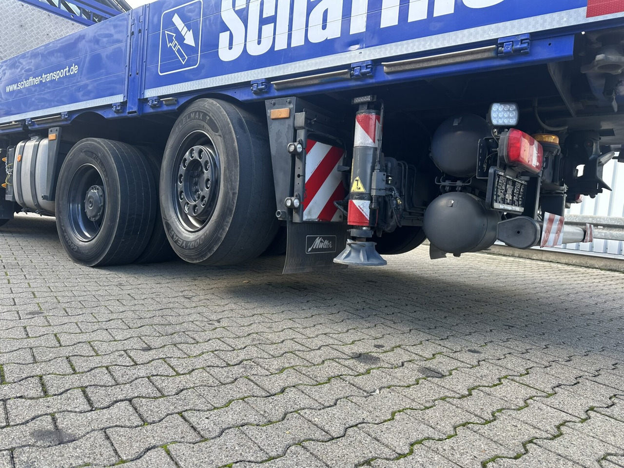 Mercedes-Benz Arocs 3245 L 8x2/6 Arocs 3245 L 8x2/6, Kran Fassi F 545 RA 2.26 XE, Jib, Funk, 29,7 m - 400 kg - Φορτηγό με γερανό, Φορτηγό με ανοιχτή καρότσα: φωτογραφία 4 Mercedes-Benz Arocs 3245 L 8x2/6 Arocs 3245 L 8x2/6, Kran Fassi F 545 RA 2.26 XE, Jib, Funk, 29,7 m - 400 kg - Φορτηγό με γερανό, Φορτηγό με ανοιχτή καρότσα: φωτογραφία 4