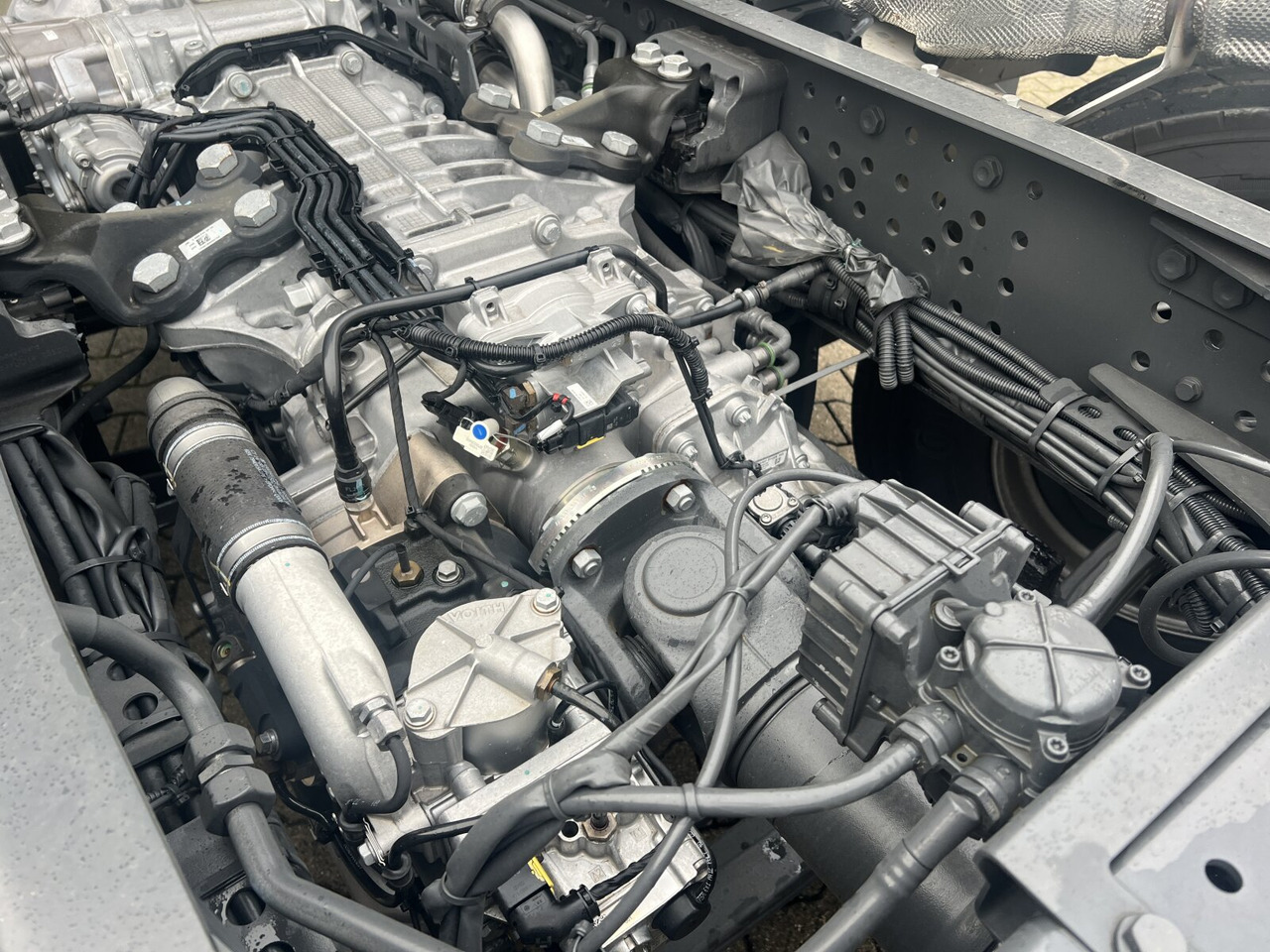 Καινούριο Φορτηγό ανατρεπόμενο Mercedes-Benz Arocs 3251 L 8x4/4 Arocs 3251 L 8x4/4, Motorabtrieb: φωτογραφία 14 Καινούριο Φορτηγό ανατρεπόμενο Mercedes-Benz Arocs 3251 L 8x4/4 Arocs 3251 L 8x4/4, Motorabtrieb: φωτογραφία 14