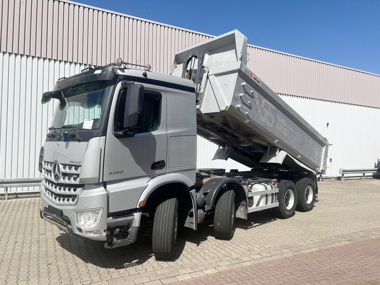 Mercedes-Benz Arocs 3251 LK 8x4/4 Arocs 3251 LK 8x4/4, Retarder, Stahlmulde ca. 15m³, hydr. Heckklappe - Ανατρεπόμενο όχημα: φωτογραφία 1 Mercedes-Benz Arocs 3251 LK 8x4/4 Arocs 3251 LK 8x4/4, Retarder, Stahlmulde ca. 15m³, hydr. Heckklappe - Ανατρεπόμενο όχημα: φωτογραφία 1