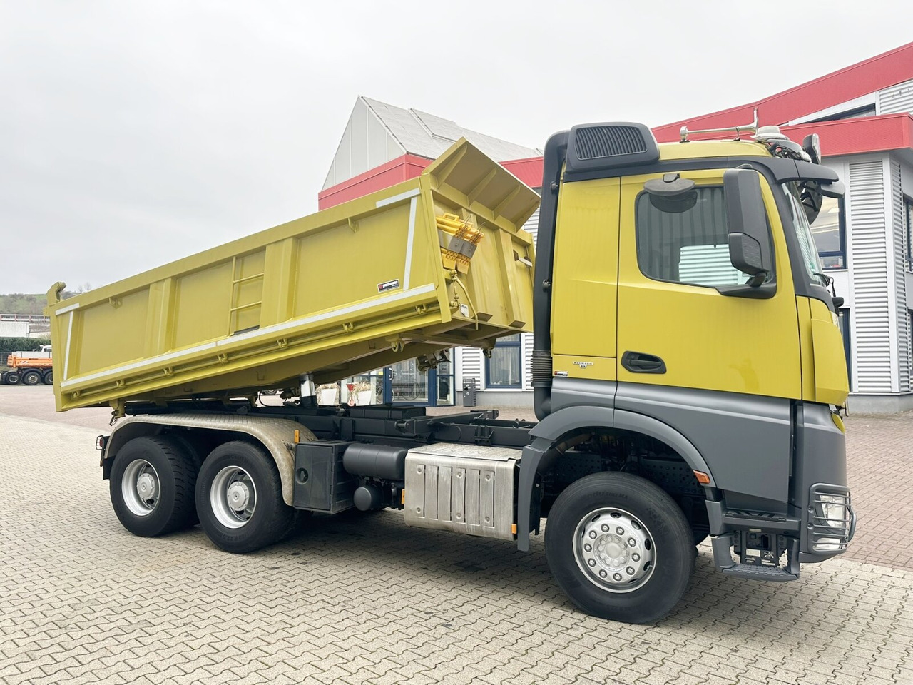 Φορτηγό ανατρεπόμενο Mercedes-Benz Arocs 3363 K 6x4 Arocs 3363 K 6x4, Grounder, Turbo-Retarder-Kupplung, Bordmatik: φωτογραφία 9