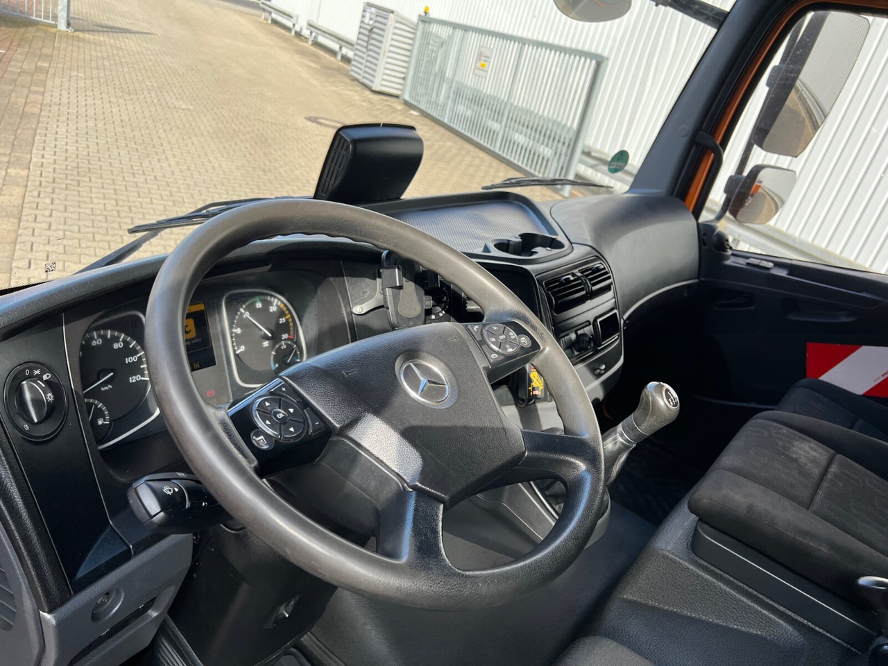 Mercedes-Benz Atego 1023 L 4x2 Atego 1023 L 4x2 mit Kran Fassi F85B.0.21 - Φορτηγό με γερανό, Φορτηγό με ανοιχτή καρότσα: φωτογραφία 5 Mercedes-Benz Atego 1023 L 4x2 Atego 1023 L 4x2 mit Kran Fassi F85B.0.21 - Φορτηγό με γερανό, Φορτηγό με ανοιχτή καρότσα: φωτογραφία 5