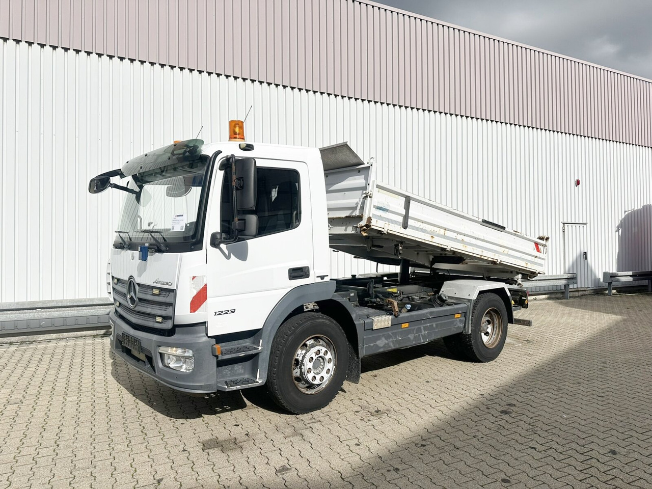Mercedes-Benz Atego 1223 K 4x2 Atego 1223 K 4x2, AHK-Öl - Φορτηγό ανατρεπόμενο: φωτογραφία 1 Mercedes-Benz Atego 1223 K 4x2 Atego 1223 K 4x2, AHK-Öl - Φορτηγό ανατρεπόμενο: φωτογραφία 1