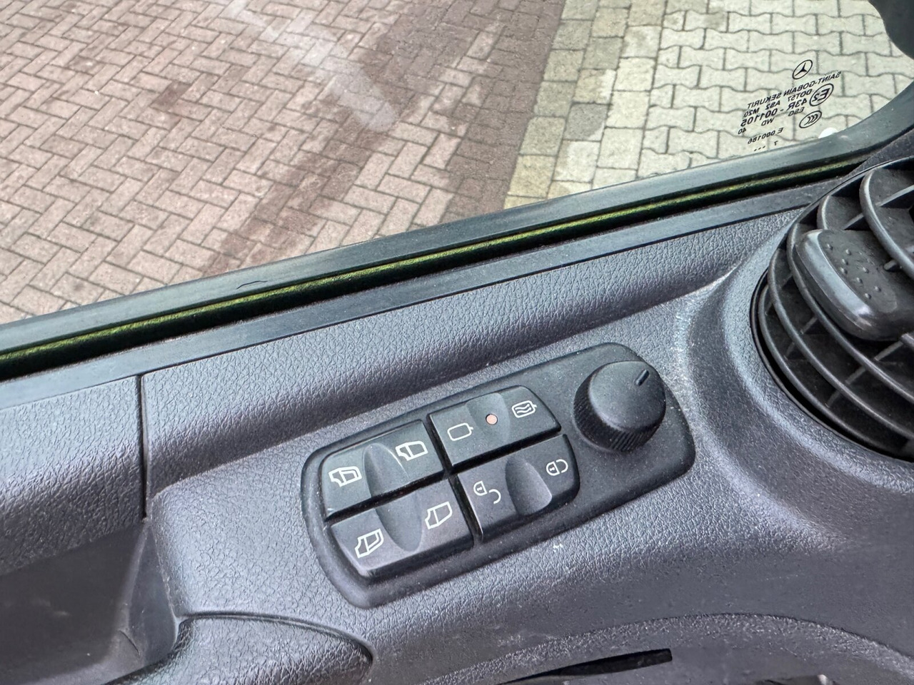 Φορτηγό με ανοιχτή καρότσα Mercedes-Benz Atego 1530 L 4x2 Atego 1530 L 4x2 mit LBW Dhollandia: φωτογραφία 5