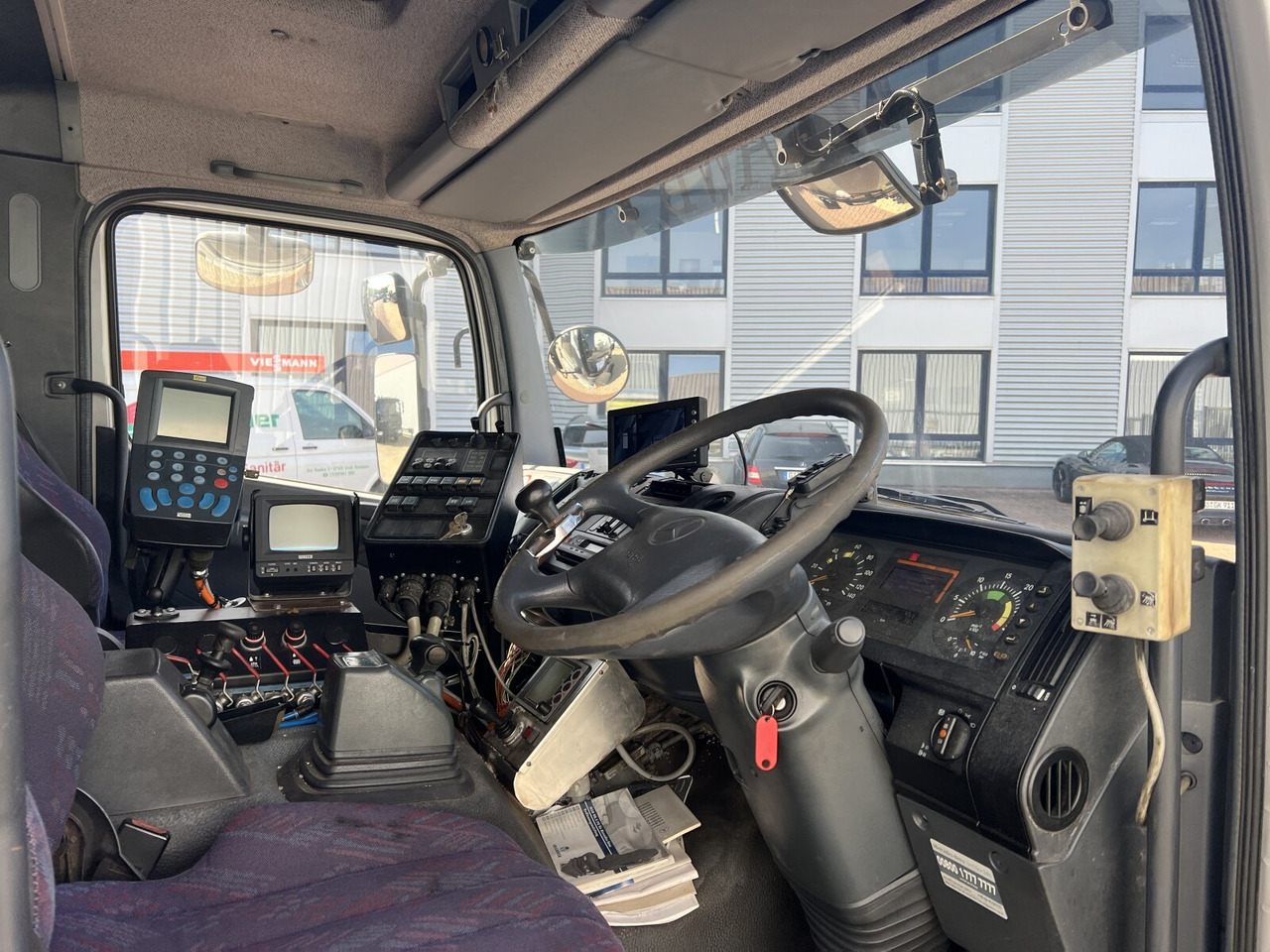 Mercedes-Benz Atego 1828 L 4x2 Atego 1828 L 4x2,Rechtslenker, Winterdienstplatte - Φορτηγό σασί: φωτογραφία 4 Mercedes-Benz Atego 1828 L 4x2 Atego 1828 L 4x2,Rechtslenker, Winterdienstplatte - Φορτηγό σασί: φωτογραφία 4