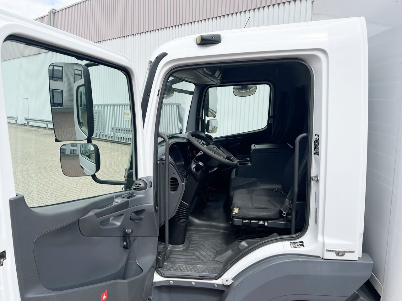 Mercedes-Benz Atego 816 4x2 Atego 816 4x2, LBW - Φορτηγό κόφα: φωτογραφία 5 Mercedes-Benz Atego 816 4x2 Atego 816 4x2, LBW - Φορτηγό κόφα: φωτογραφία 5