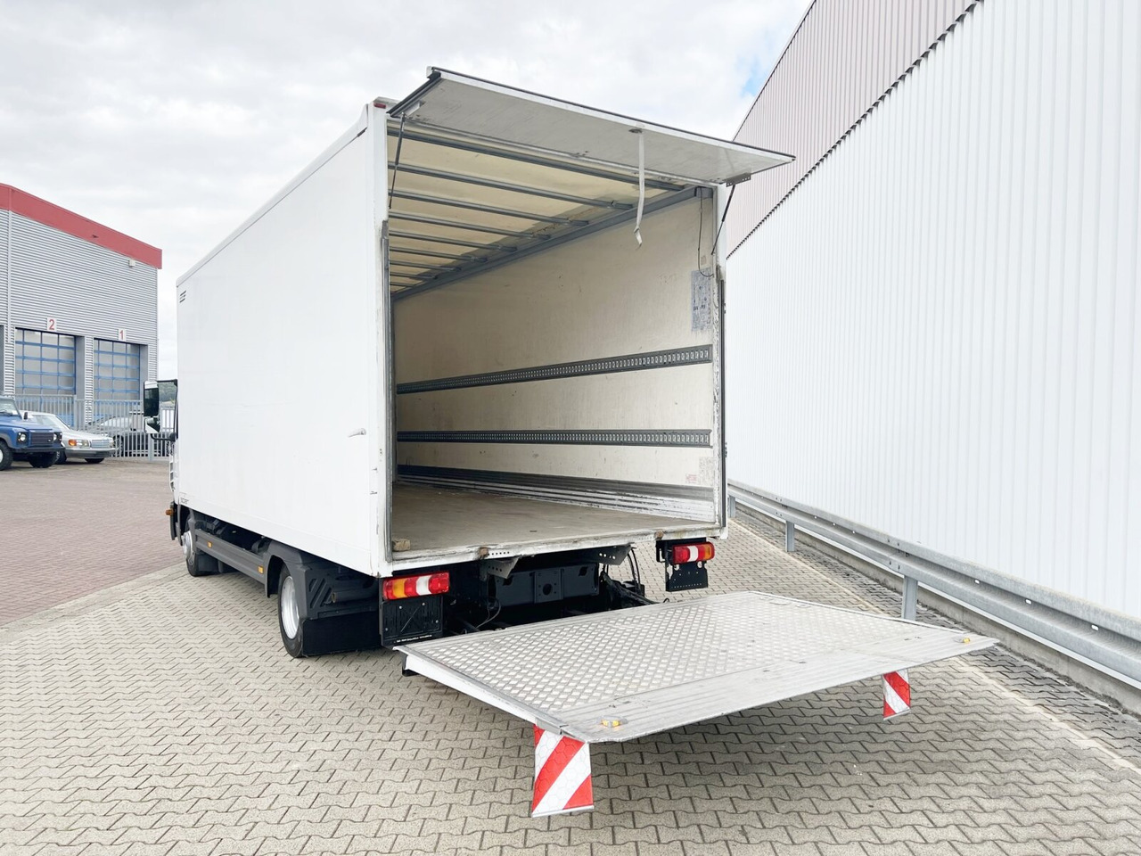 Mercedes-Benz Atego 816 4x2 Atego 816 4x2, LBW - Φορτηγό κόφα: φωτογραφία 2 Mercedes-Benz Atego 816 4x2 Atego 816 4x2, LBW - Φορτηγό κόφα: φωτογραφία 2