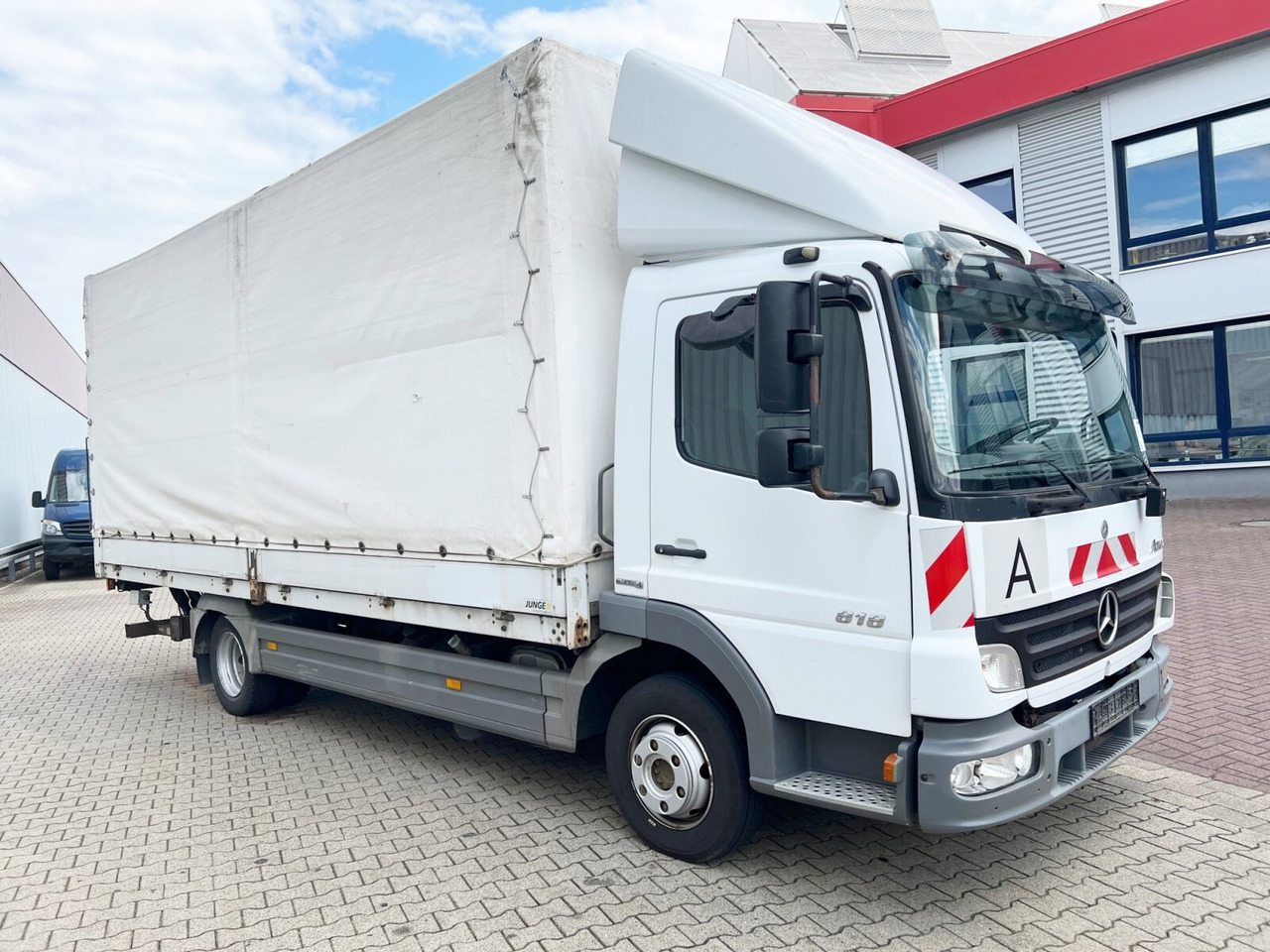 Φορτηγό μουσαμάς Mercedes-Benz Atego 818 L 4x2 Atego 818 L 4x2 mit LBW BÄR: φωτογραφία 7