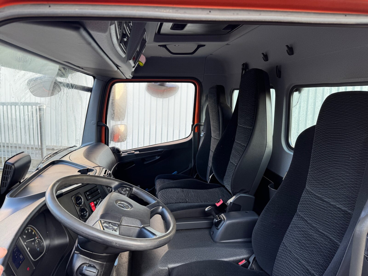 Mercedes-Benz Atego 824 L 4x2 Atego 824 L 4x2, Motorabtrieb, City-Abroller - Φορτηγό φόρτωσης γάντζου: φωτογραφία 4 Mercedes-Benz Atego 824 L 4x2 Atego 824 L 4x2, Motorabtrieb, City-Abroller - Φορτηγό φόρτωσης γάντζου: φωτογραφία 4