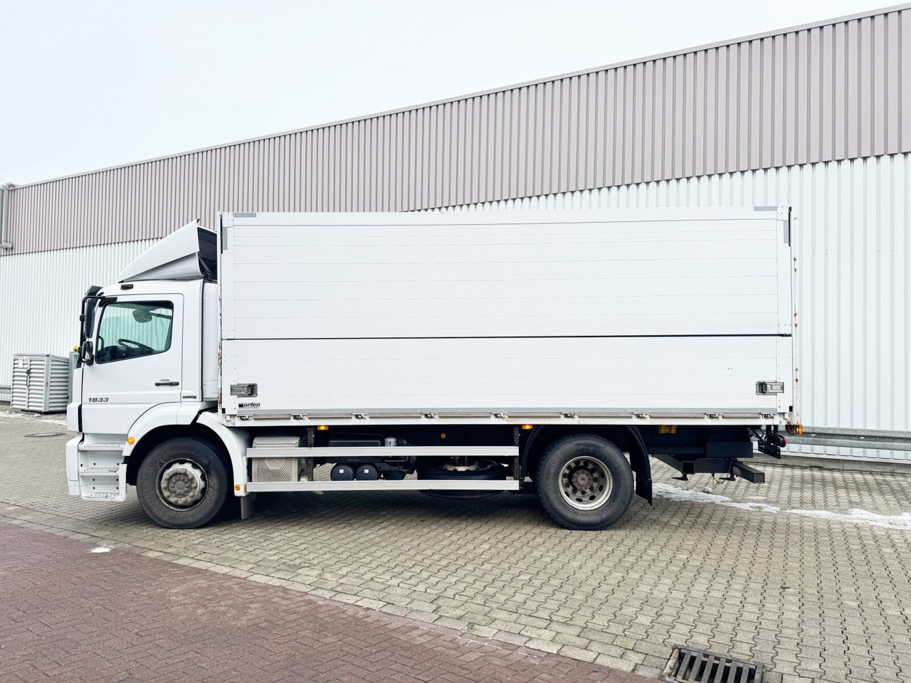Φορτηγό κόφα Mercedes-Benz Axor 1833 L 4x2 Axor 1833 L 4x2, Getränkekoffer: φωτογραφία 11