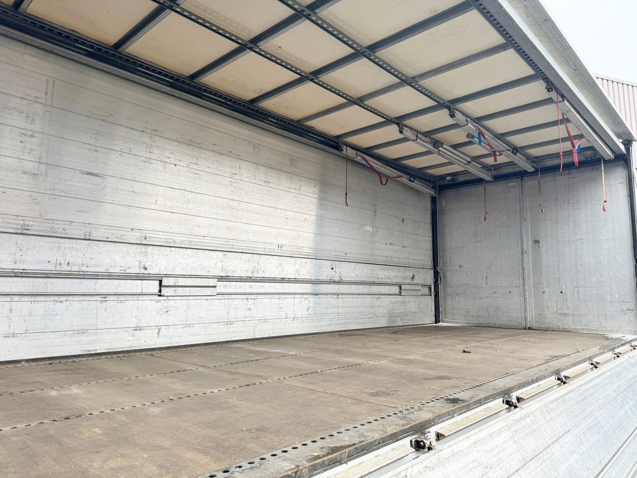Φορτηγό κόφα Mercedes-Benz Axor 1833 L 4x2 Axor 1833 L 4x2, Getränkekoffer: φωτογραφία 13