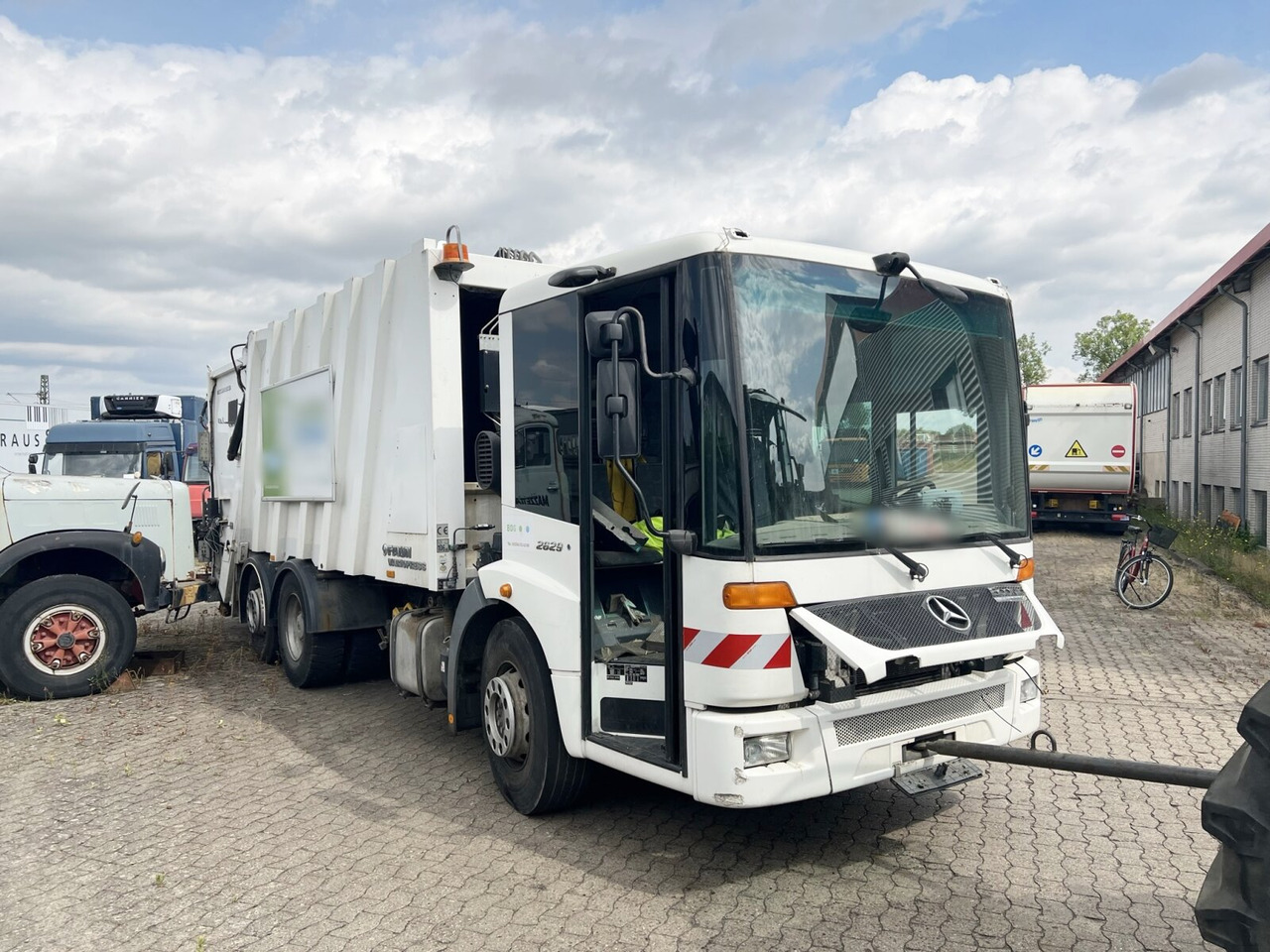 Mercedes-Benz Econic 2629 L/NLA 6x2/4, Ersatzteilspender! Econic 2629 L/NLA 6x2/4, EEV, Lenkachse, FAUN Variopress 522, Zöller-Schüttung, Ersatzteilspender! - Απορριμματοφόρο: φωτογραφία 1 Mercedes-Benz Econic 2629 L/NLA 6x2/4, Ersatzteilspender! Econic 2629 L/NLA 6x2/4, EEV, Lenkachse, FAUN Variopress 522, Zöller-Schüttung, Ersatzteilspender! - Απορριμματοφόρο: φωτογραφία 1
