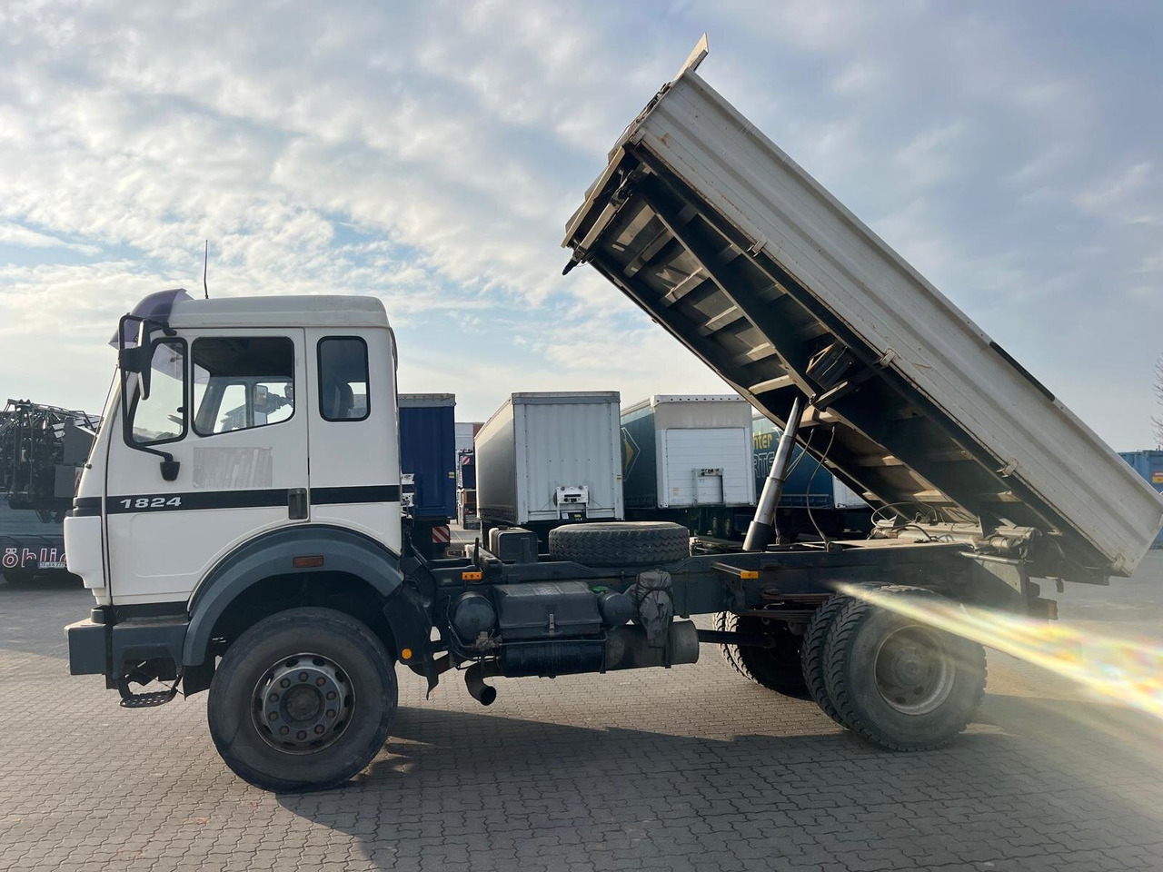 Φορτηγό ανατρεπόμενο Mercedes-Benz SK 1824 AK 4x4 SK 1824 AK 4x4: φωτογραφία 10