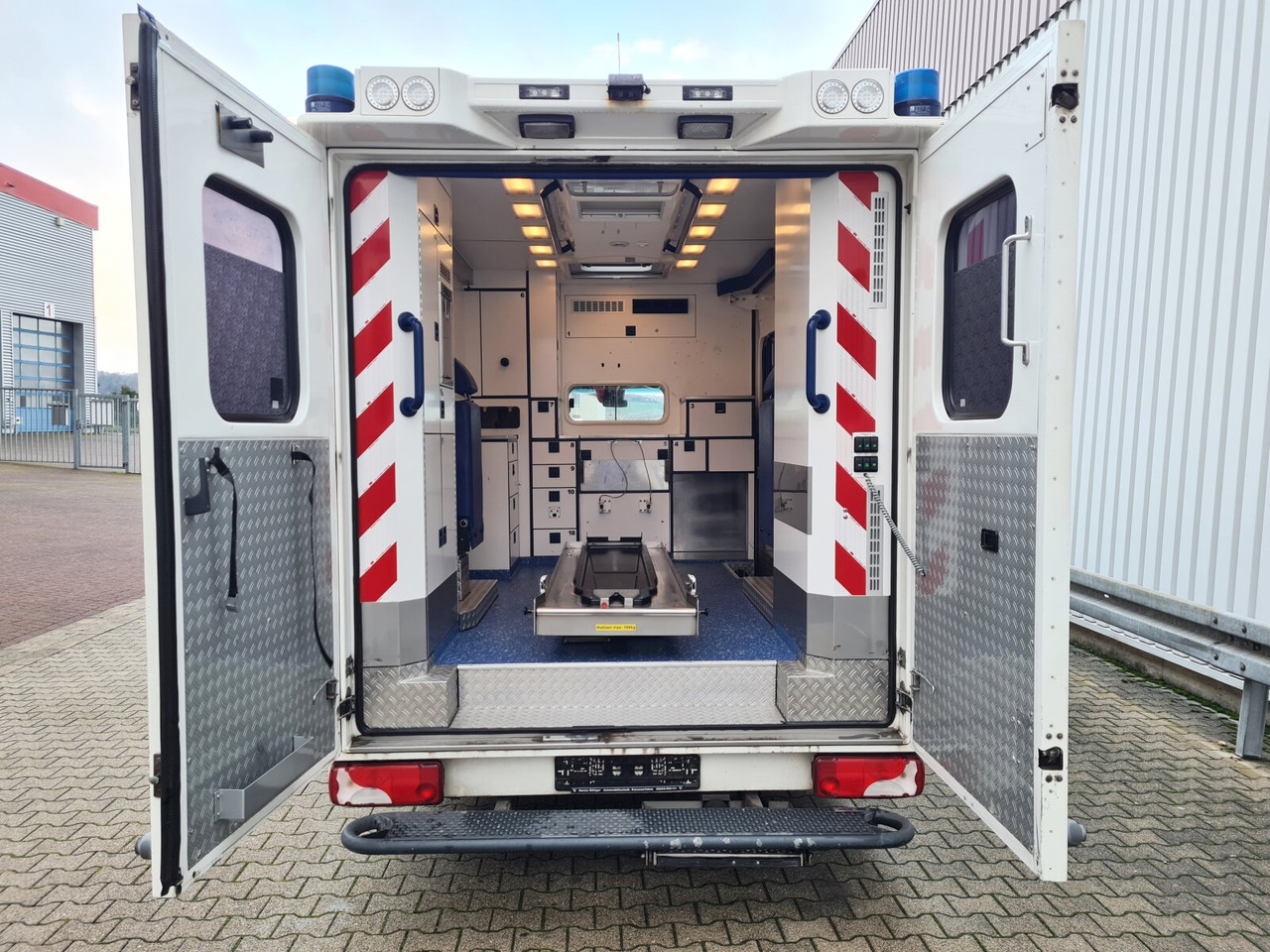 Mercedes-Benz Sprinter 516 CDI 4x2 Sprinter 516 CDI 4x2, Rettungswagen - Βαν: φωτογραφία 5 Mercedes-Benz Sprinter 516 CDI 4x2 Sprinter 516 CDI 4x2, Rettungswagen - Βαν: φωτογραφία 5