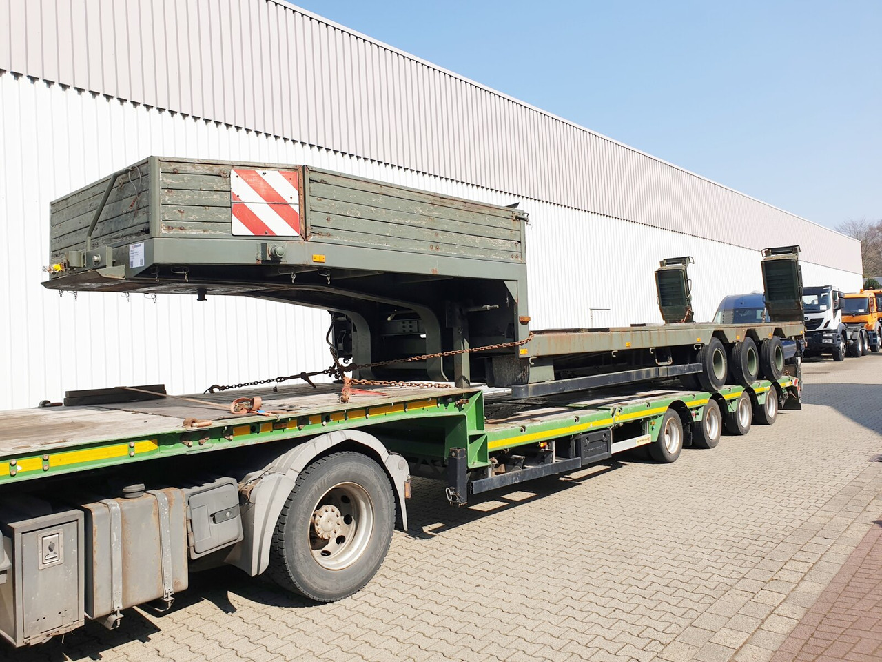 P 528/803-01 BLUMHARDT P 528/803-01, 3-Achs Satteltieflader, Ex- - Επικαθήμενο με χαμηλό δάπεδο: φωτογραφία 1 P 528/803-01 BLUMHARDT P 528/803-01, 3-Achs Satteltieflader, Ex- - Επικαθήμενο με χαμηλό δάπεδο: φωτογραφία 1