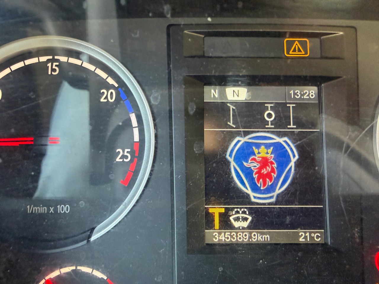 Scania P 320 6x2-4 P 320 6x2-4, Lenk-/Liftachse, Tele-Absetzanlage, Funk - Φορτηγό καδοφόρος φορτωτής: φωτογραφία 4 Scania P 320 6x2-4 P 320 6x2-4, Lenk-/Liftachse, Tele-Absetzanlage, Funk - Φορτηγό καδοφόρος φορτωτής: φωτογραφία 4