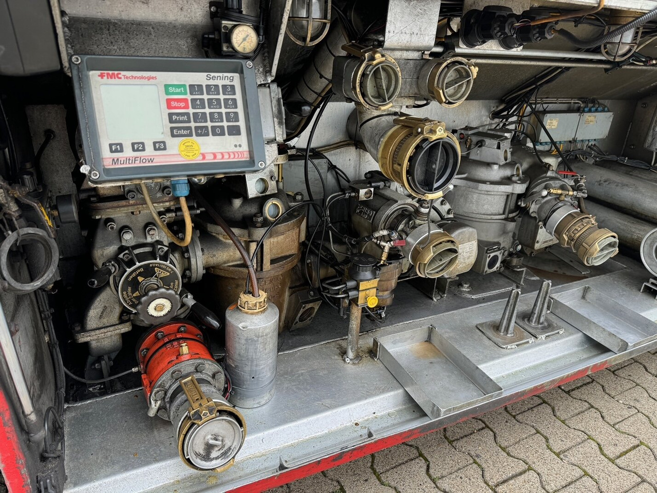 Schrader Z-STA 24-42.7/4 Tankauflieger Z-STA 24-42.7/4, 4 Kammern, ca. 42700l, 2x Liftachse, Oben-/Untenbefüllung - Επικαθήμενο βυτίο: φωτογραφία 5 Schrader Z-STA 24-42.7/4 Tankauflieger Z-STA 24-42.7/4, 4 Kammern, ca. 42700l, 2x Liftachse, Oben-/Untenbefüllung - Επικαθήμενο βυτίο: φωτογραφία 5