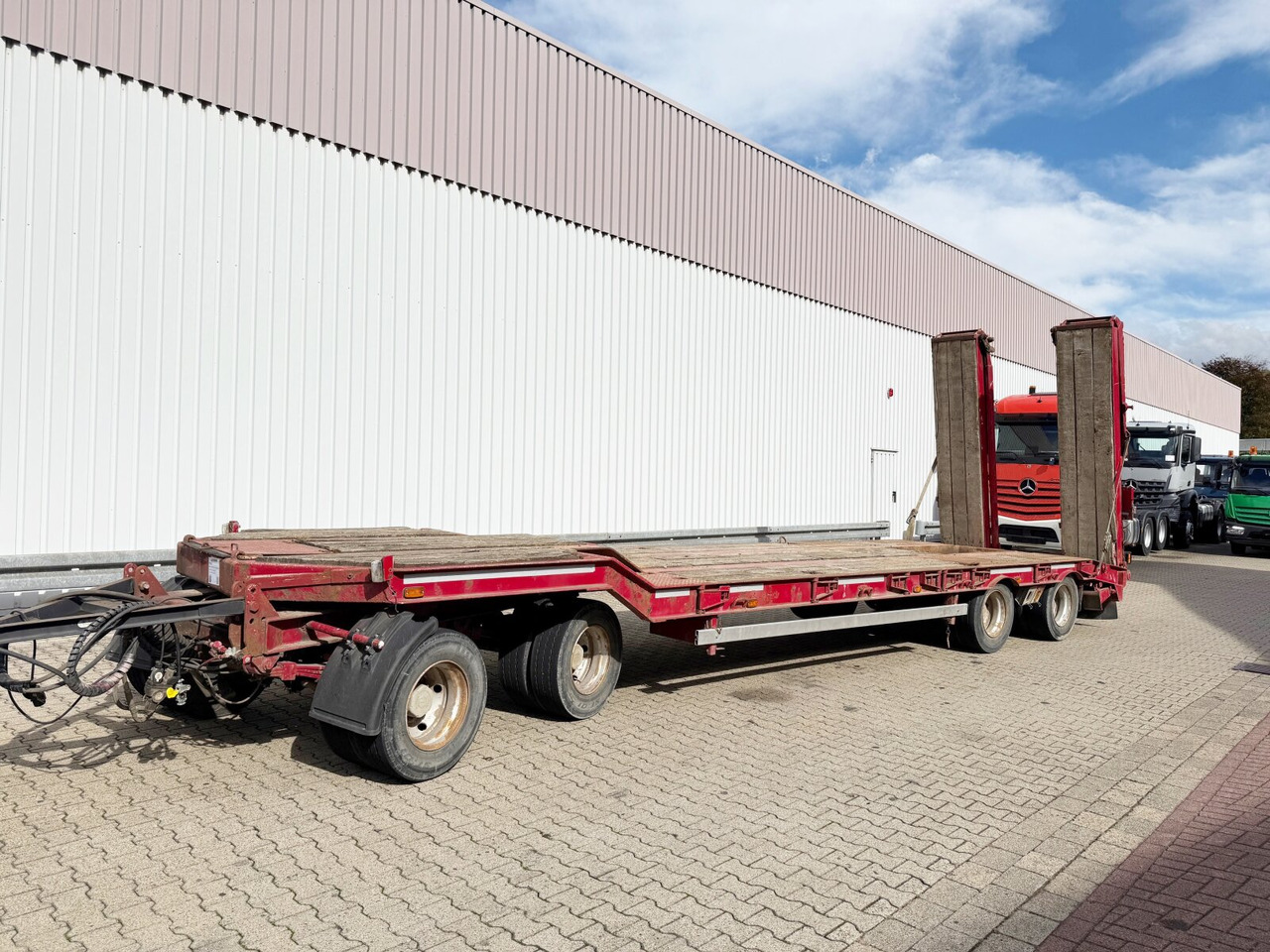 T 4 Komapkt 40.0 T 4 Kompakt 40.0, Verbr. auf 3m, hydr. Rampen - Ρυμούλκα με χαμηλό δάπεδο: φωτογραφία 1 T 4 Komapkt 40.0 T 4 Kompakt 40.0, Verbr. auf 3m, hydr. Rampen - Ρυμούλκα με χαμηλό δάπεδο: φωτογραφία 1