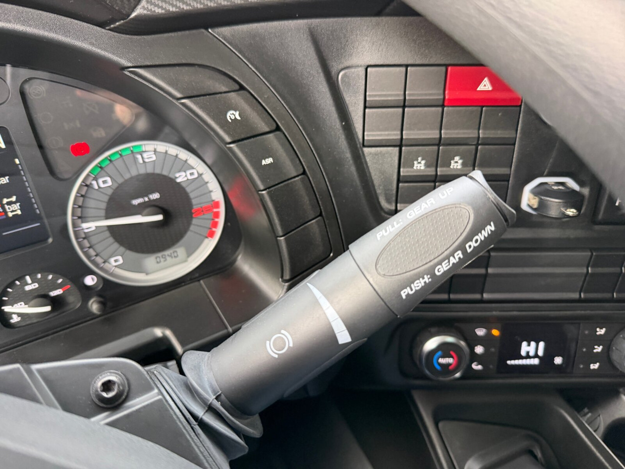 T-Way AT410T51/58 8x4 T-Way AT410T51/58 8x4, Retarder, Nebenantrieb, 4x VORHANDEN! - Τράκτορας: φωτογραφία 5 T-Way AT410T51/58 8x4 T-Way AT410T51/58 8x4, Retarder, Nebenantrieb, 4x VORHANDEN! - Τράκτορας: φωτογραφία 5