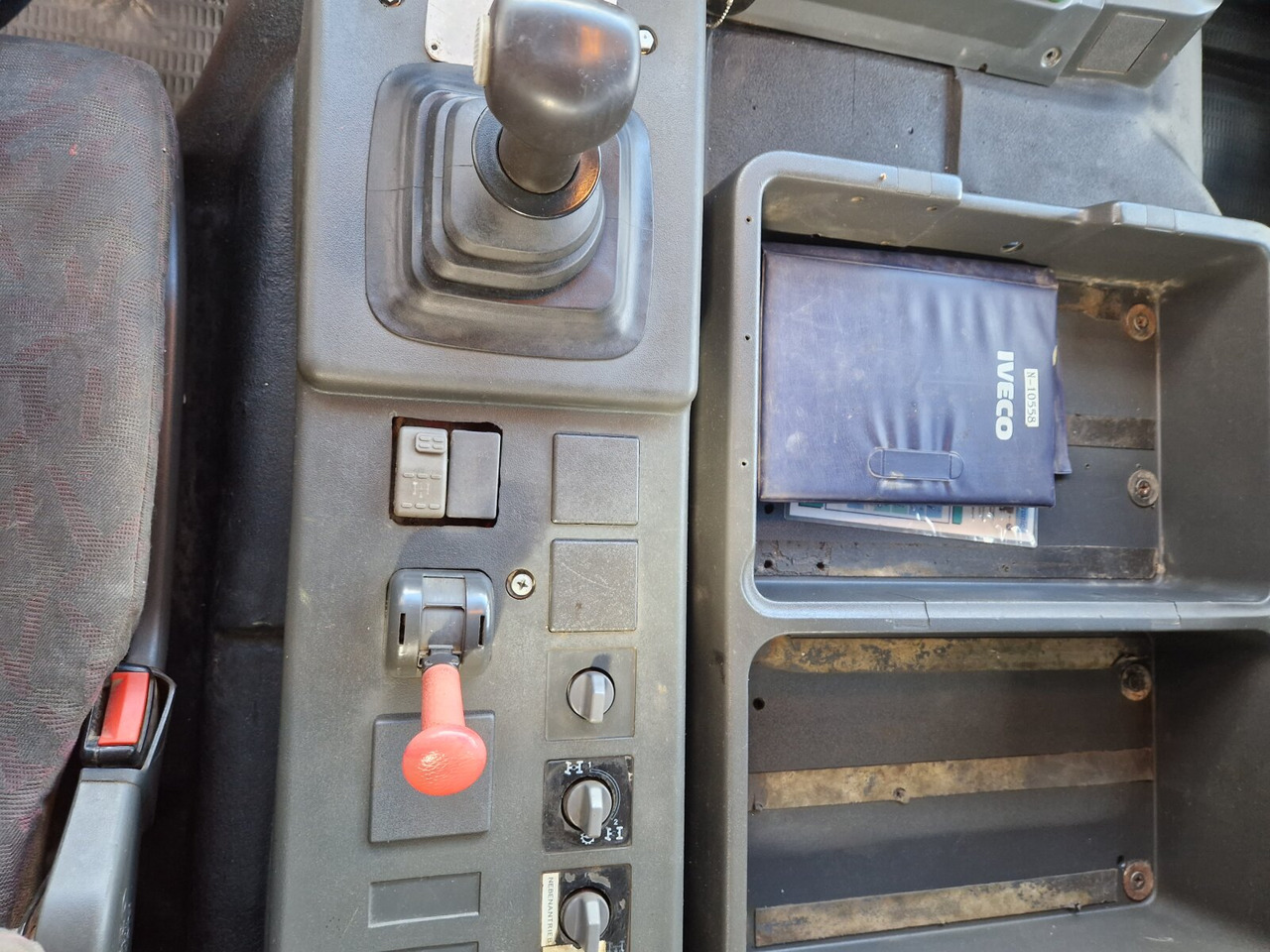 Trakker 190E350 4x4 Trakker 190E350 4x4, Meiller-Kipper, Winterdienstausstattung - Φορτηγό ανατρεπόμενο: φωτογραφία 4 Trakker 190E350 4x4 Trakker 190E350 4x4, Meiller-Kipper, Winterdienstausstattung - Φορτηγό ανατρεπόμενο: φωτογραφία 4