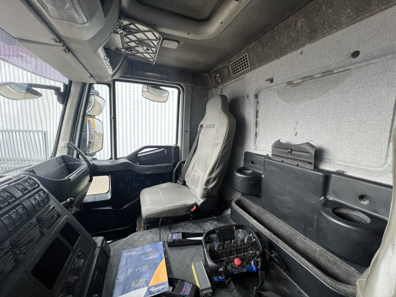 Φορτηγό σασί Trakker AD260T36 6x4 Trakker AD260T36 6x4: φωτογραφία 7