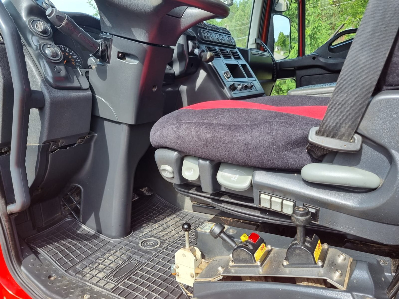 Trakker AD380T41W 6x6 Trakker AD380T41W 6x6 - Φορτηγό σασί: φωτογραφία 3 Trakker AD380T41W 6x6 Trakker AD380T41W 6x6 - Φορτηγό σασί: φωτογραφία 3