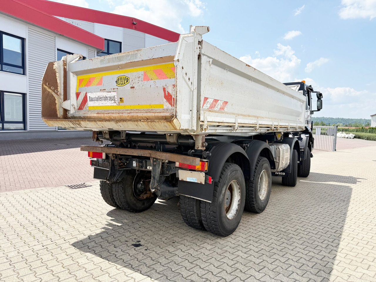Φορτηγό ανατρεπόμενο Trakker AD410T45W 8x8 Trakker AD410T45W 8x8: φωτογραφία 10