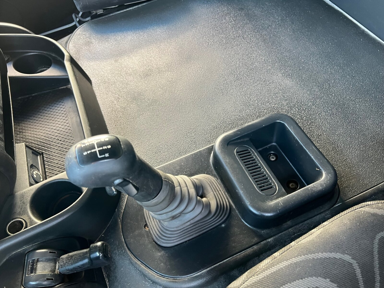 Trakker AD410T50 8x4 Trakker AD410T50 8x4, Stahlmulde ca. 16m³, hydr. Heckklappe - Φορτηγό ανατρεπόμενο: φωτογραφία 5 Trakker AD410T50 8x4 Trakker AD410T50 8x4, Stahlmulde ca. 16m³, hydr. Heckklappe - Φορτηγό ανατρεπόμενο: φωτογραφία 5