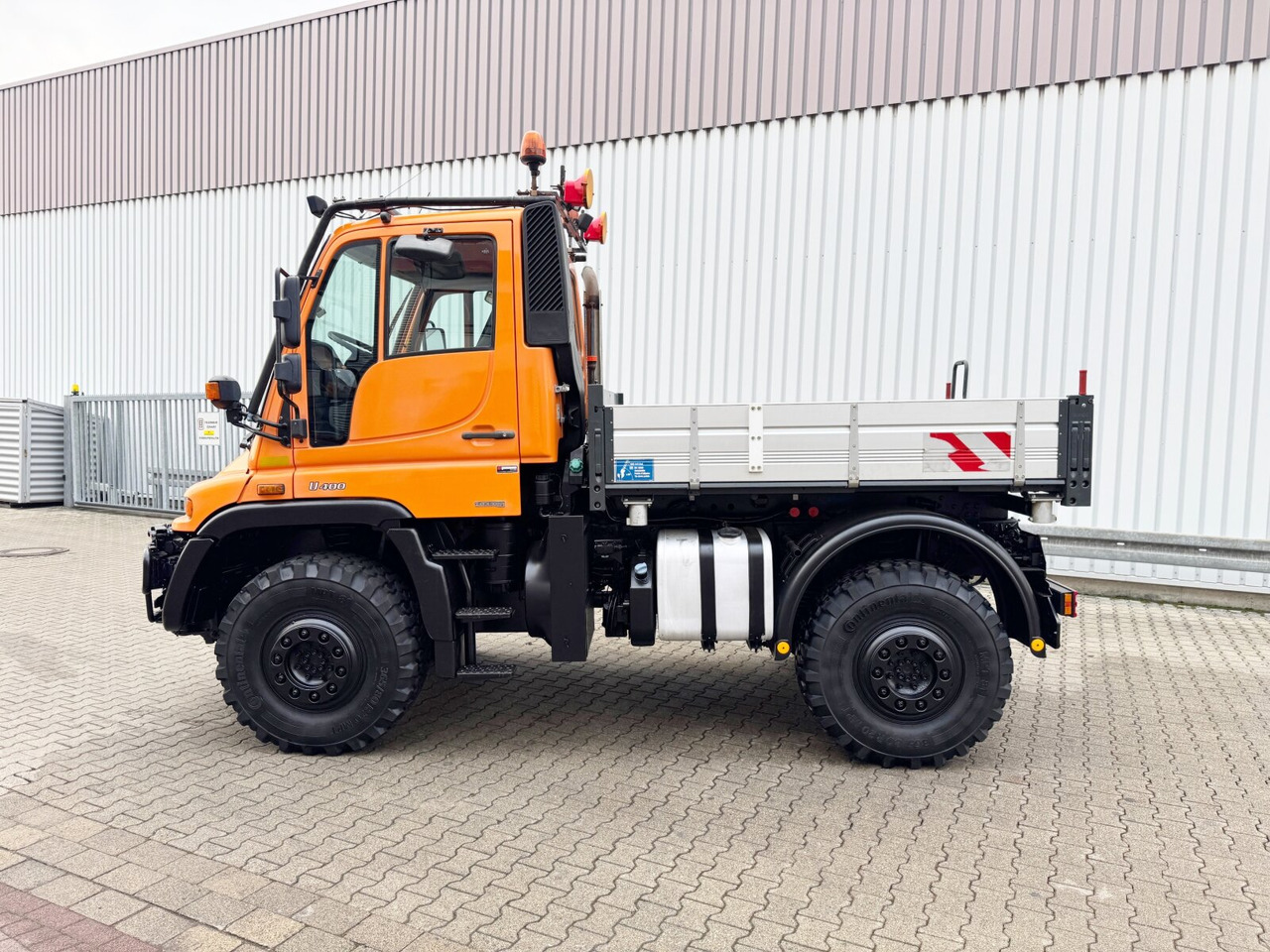 Unimog U 400 405/12 4x4 U 400 405/12 4x4, Kipper, Kommunalhydraulik, VarioPilot, Zapfwelle - Ελαφρύ επαγγελματικό: φωτογραφία 2 Unimog U 400 405/12 4x4 U 400 405/12 4x4, Kipper, Kommunalhydraulik, VarioPilot, Zapfwelle - Ελαφρύ επαγγελματικό: φωτογραφία 2