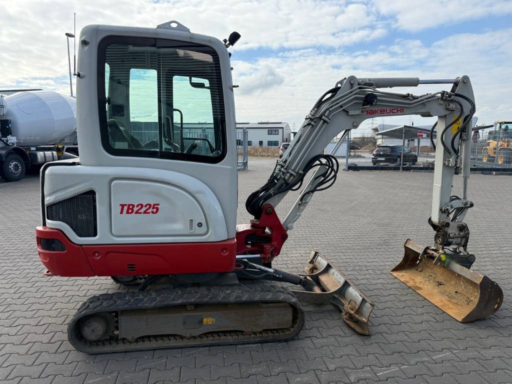 Takeuchi TB 225 V3 - Μίνι εκσκαφέας: φωτογραφία 5 Takeuchi TB 225 V3 - Μίνι εκσκαφέας: φωτογραφία 5