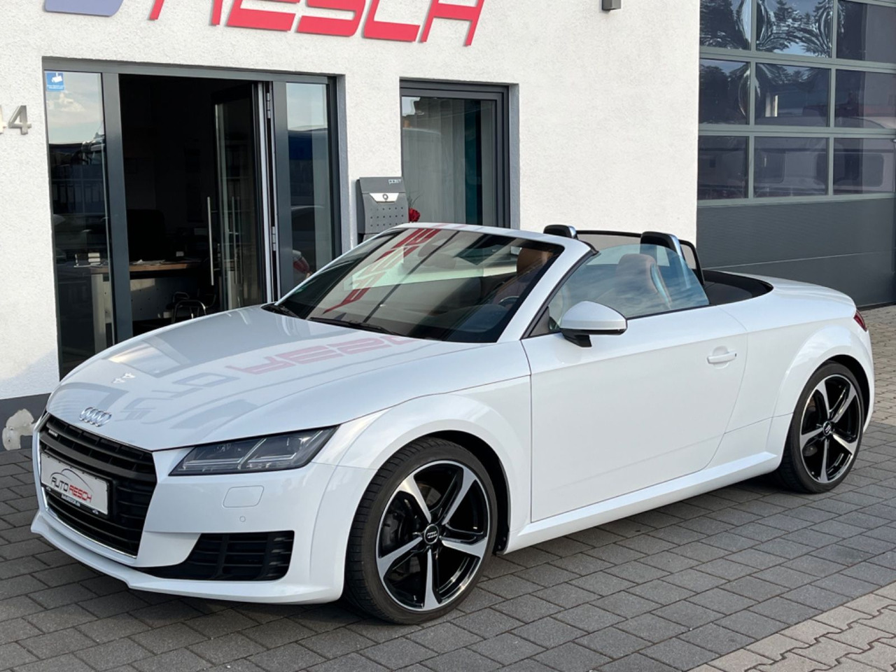 Audi TT Roadster 2.0 TFSI quattro - Αυτοκίνητο: φωτογραφία 2 Audi TT Roadster 2.0 TFSI quattro - Αυτοκίνητο: φωτογραφία 2