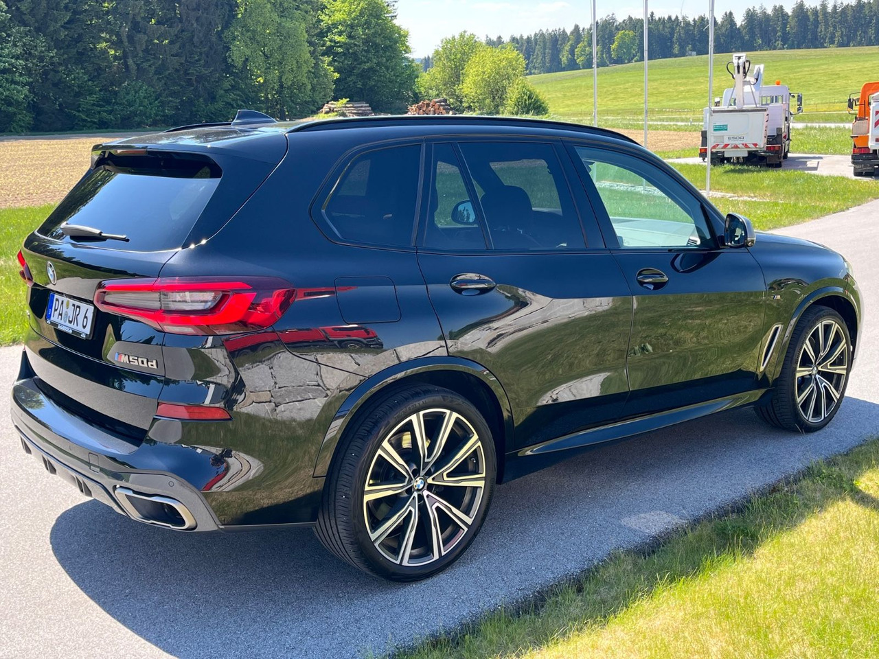 BMW X5 Baureihe X5 M50 d - SUV: φωτογραφία 4 BMW X5 Baureihe X5 M50 d - SUV: φωτογραφία 4