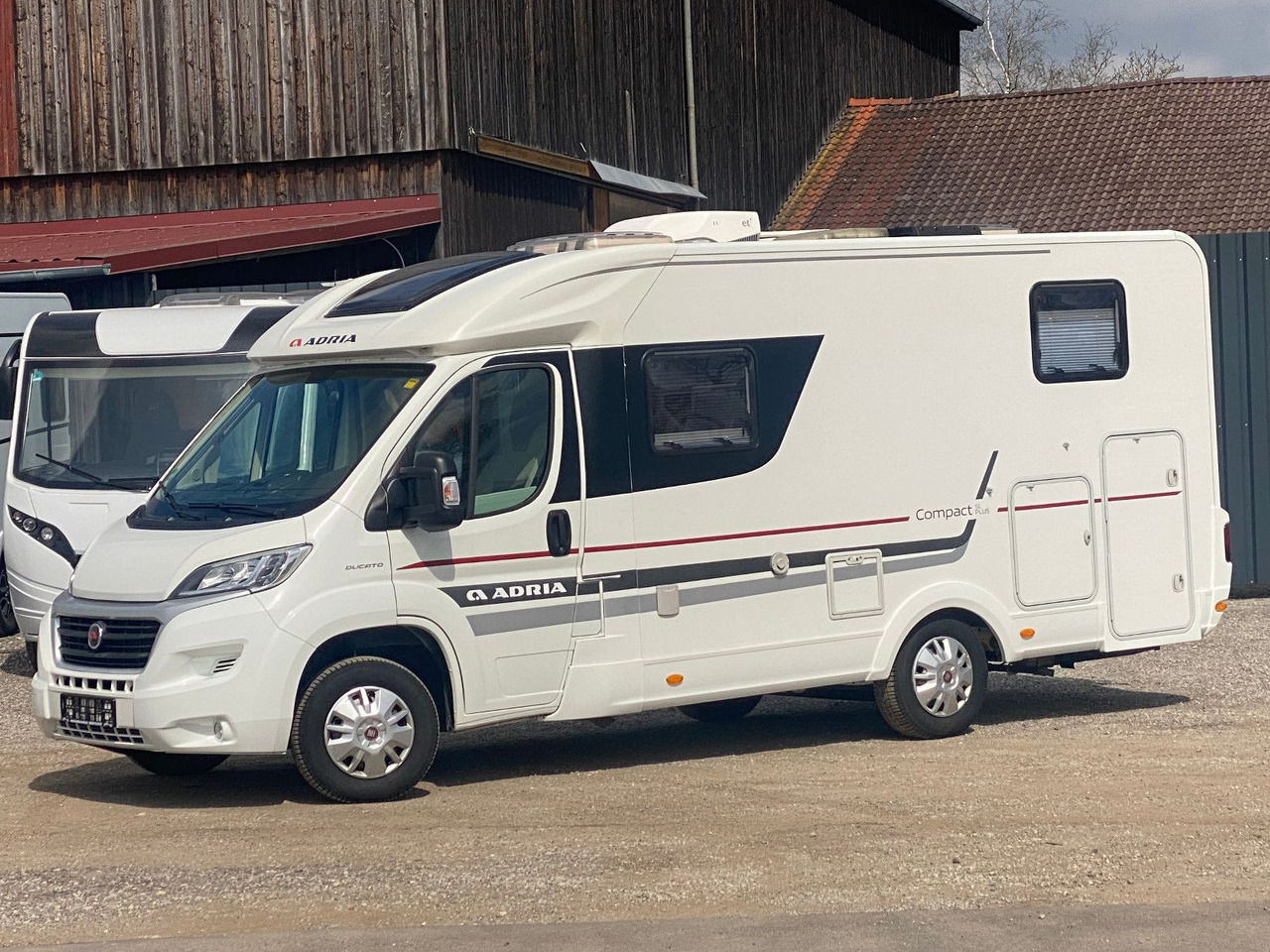 Adria Compact SL - Ημιενιαίο αυτοκινούμενο: φωτογραφία 3 Adria Compact SL - Ημιενιαίο αυτοκινούμενο: φωτογραφία 3