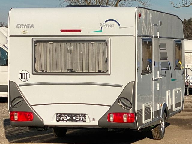 HYMER / ERIBA / HYMERCAR Nova 530 Swing mit Längsbetten und Moser, top Zu - Ρυμουλκούμενο τροχόσπιτο: φωτογραφία 4 HYMER / ERIBA / HYMERCAR Nova 530 Swing mit Längsbetten und Moser, top Zu - Ρυμουλκούμενο τροχόσπιτο: φωτογραφία 4