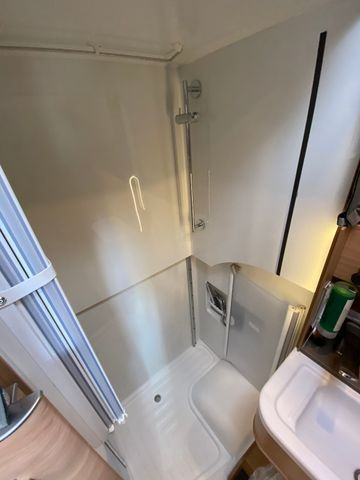 Ημιενιαίο αυτοκινούμενο Knaus Tourer CUV 500 MQ CUVISION ,mit Slide Bett,4pers: φωτογραφία 14 Ημιενιαίο αυτοκινούμενο Knaus Tourer CUV 500 MQ CUVISION ,mit Slide Bett,4pers: φωτογραφία 14