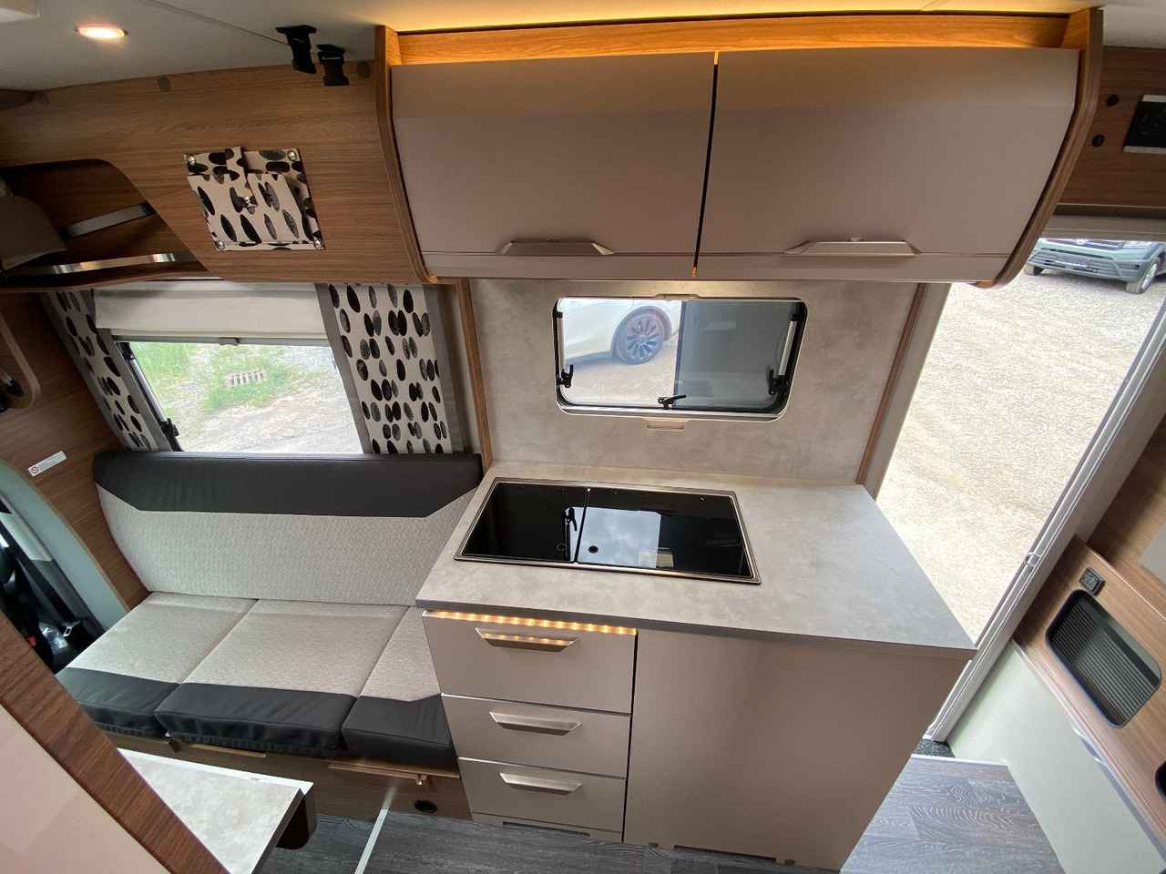 Ημιενιαίο αυτοκινούμενο Knaus Tourer Van 500 LT, slide Bett, 4 P. Zulassung: φωτογραφία 14