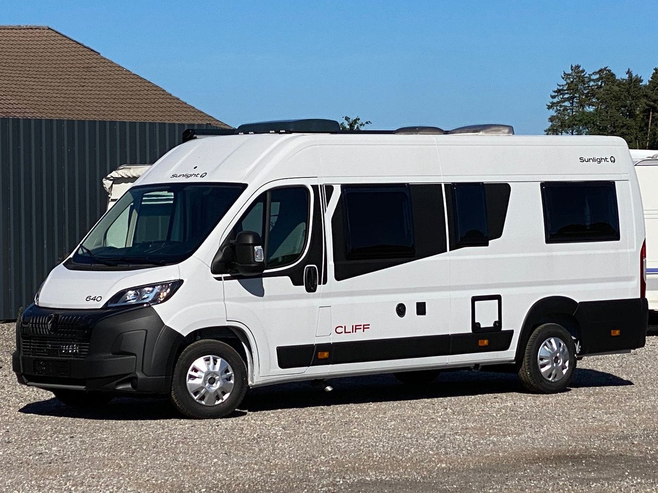Sunlight Cliff 640 mit Längsbetten,Modell 25 - Αυτοκινούμενο βαν: φωτογραφία 4 Sunlight Cliff 640 mit Längsbetten,Modell 25 - Αυτοκινούμενο βαν: φωτογραφία 4