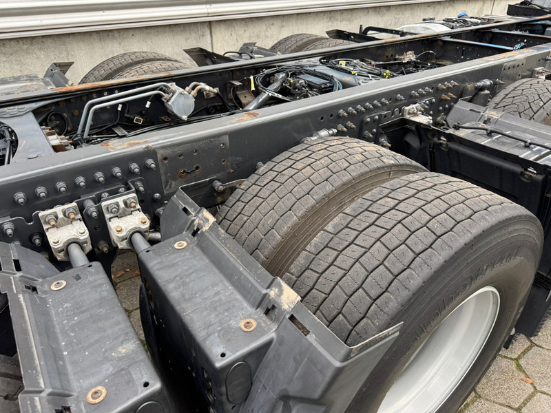 Φορτηγό σασί Volvo FM 410 / 8X4 / I-Shift / ADR / Tridem / TUV: 6-2026 / NL Truck: φωτογραφία 14