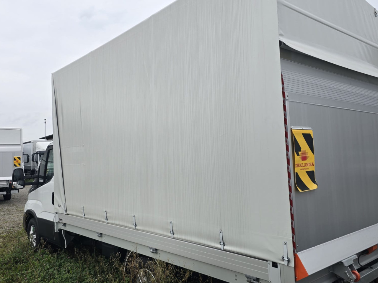 IVECO DAILY 35S18HA8 Blache mit Ladebordwand - Επαγγελματικό αυτοκίνητο με μουσαμά: φωτογραφία 3 IVECO DAILY 35S18HA8 Blache mit Ladebordwand - Επαγγελματικό αυτοκίνητο με μουσαμά: φωτογραφία 3