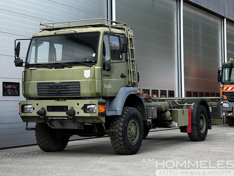 MAN 18.225 LAC 4x4 - Φορτηγό: φωτογραφία 1 MAN 18.225 LAC 4x4 - Φορτηγό: φωτογραφία 1