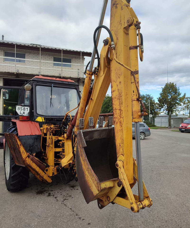 MTZ 82.1 - Φορτωτής εκσκαφέας: φωτογραφία 4 MTZ 82.1 - Φορτωτής εκσκαφέας: φωτογραφία 4