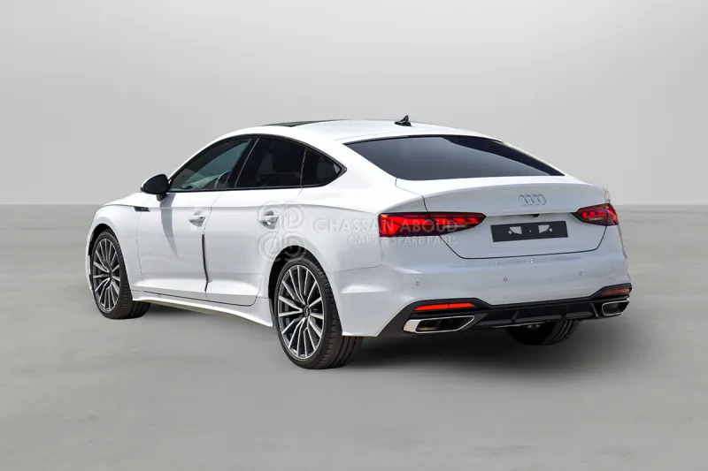 Audi A5 FWD - Λιμουζίνα/ Sedan: φωτογραφία 4 Audi A5 FWD - Λιμουζίνα/ Sedan: φωτογραφία 4