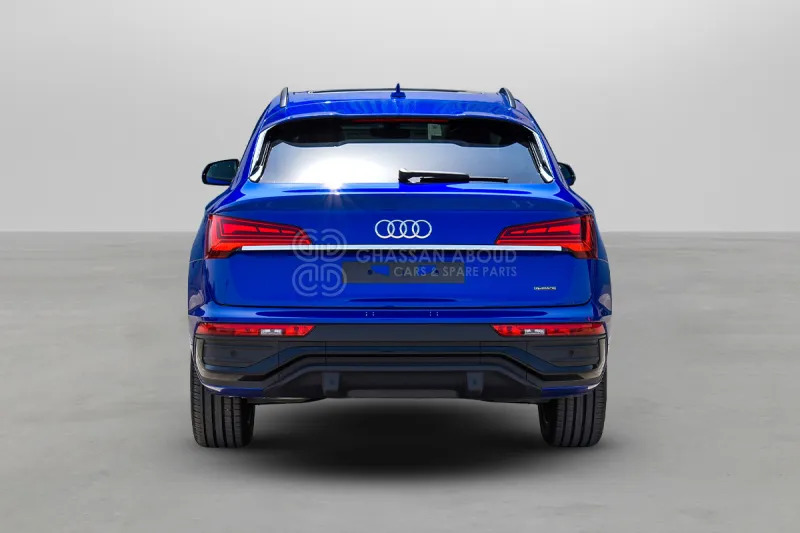 Audi Q5 AWD quattro with ultra technology - SUV: φωτογραφία 5 Audi Q5 AWD quattro with ultra technology - SUV: φωτογραφία 5