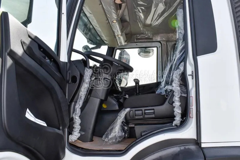 Iveco T-WAY AD380T47H 6x4 R24 Tyres Chassis - Barcelona Stock - Φορτηγό σασί: φωτογραφία 4 Iveco T-WAY AD380T47H 6x4 R24 Tyres Chassis - Barcelona Stock - Φορτηγό σασί: φωτογραφία 4