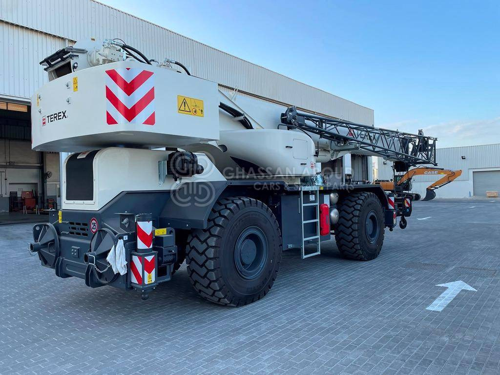 TEREX RT1070 70-ton Capacity Class Rough Terrain crane MY23 - Γερανός για ανώμαλο έδαφος: φωτογραφία 3 TEREX RT1070 70-ton Capacity Class Rough Terrain crane MY23 - Γερανός για ανώμαλο έδαφος: φωτογραφία 3