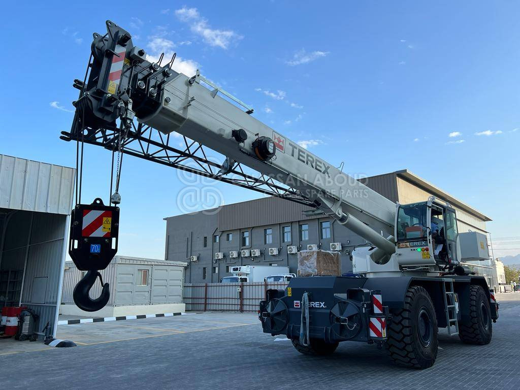 TEREX RT1070 70-ton Capacity Class Rough Terrain crane MY23 - Γερανός για ανώμαλο έδαφος: φωτογραφία 1 TEREX RT1070 70-ton Capacity Class Rough Terrain crane MY23 - Γερανός για ανώμαλο έδαφος: φωτογραφία 1