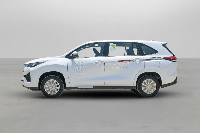 Toyota Innova - SUV: φωτογραφία 3 Toyota Innova - SUV: φωτογραφία 3