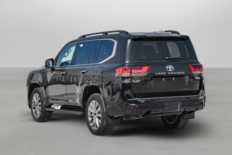 Toyota Land Cruiser 300 4x4 - SUV: φωτογραφία 4 Toyota Land Cruiser 300 4x4 - SUV: φωτογραφία 4