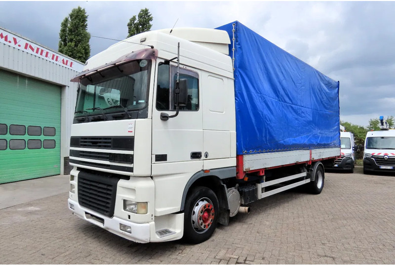 DAF XF 95.430 Manual diesel injection! Manual gearbox! - Φορτηγό μουσαμάς: φωτογραφία 2 DAF XF 95.430 Manual diesel injection! Manual gearbox! - Φορτηγό μουσαμάς: φωτογραφία 2