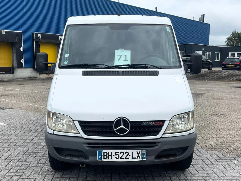 Mercedes-Benz Sprinter 208 3 seats. Very good bus! 100% engine and gearbox! France use - Βαν: φωτογραφία 2 Mercedes-Benz Sprinter 208 3 seats. Very good bus! 100% engine and gearbox! France use - Βαν: φωτογραφία 2